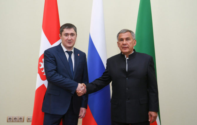 Дмитрий Махонин и президент Татарстана Рустам Минниханов обсудили перспективы сотрудничества регионов